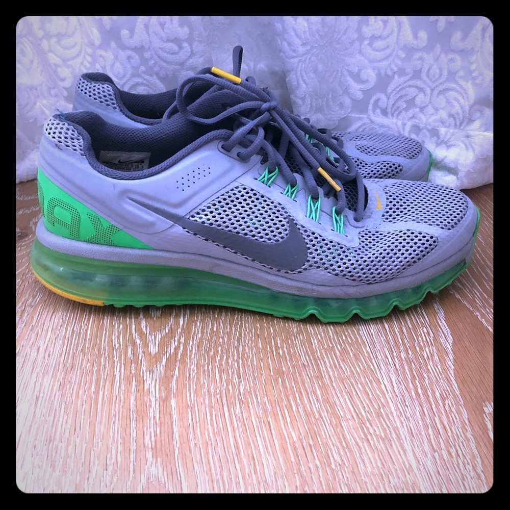 Men’s Nike Airmax Sneakers